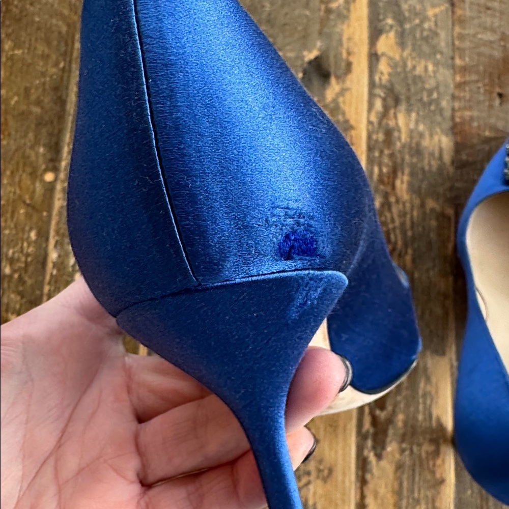 Manolo Blahnik Blue Satin Hangisi pumps - Picture 7 of 16
